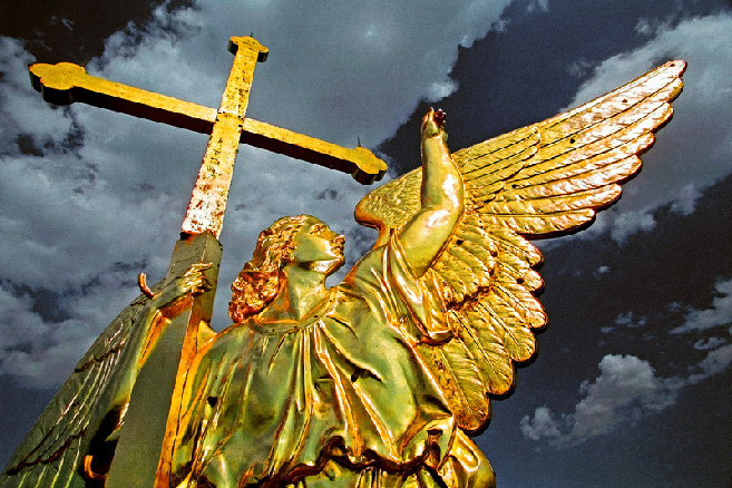 angel-weather-vane-on-the-spire-of-the-peter-and-paul-cathedral-in-st-petersburg.jpg